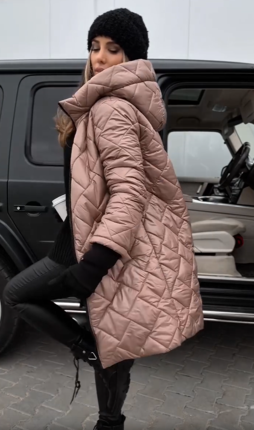 Invernal | Chaqueta elegante acolchada con capucha
