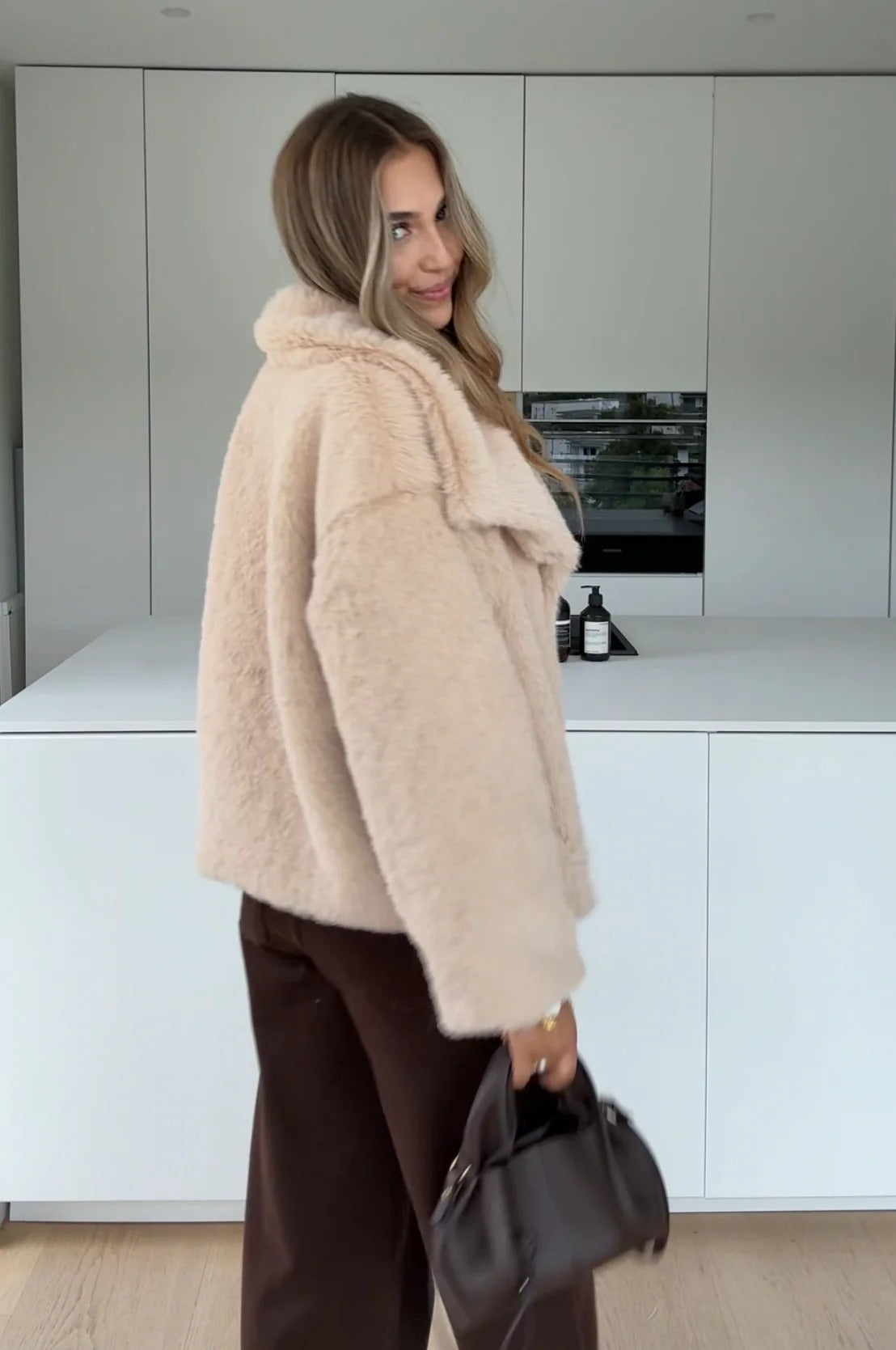 Deseo - Abrigo de piel sintetica